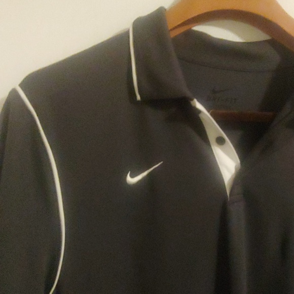 Dri fit nike golf shirt - Picture 8 of 8